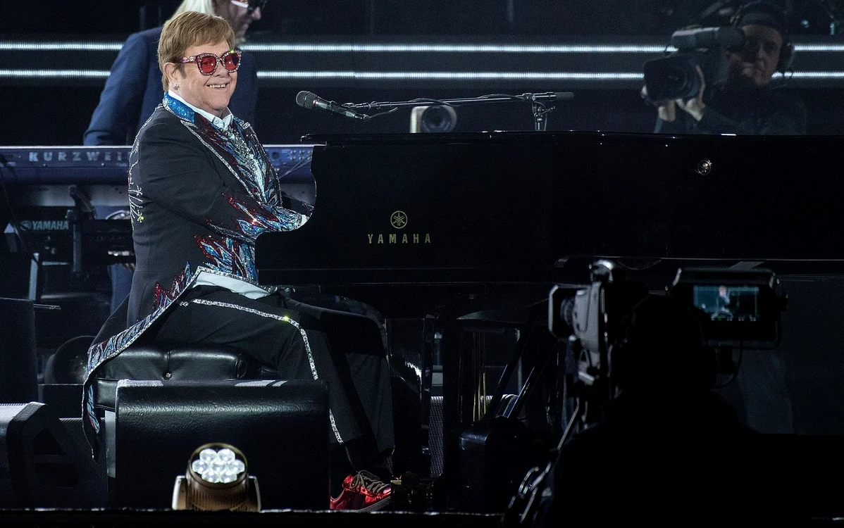 Elton John a suferit un accident casnic FOTO Profimedia