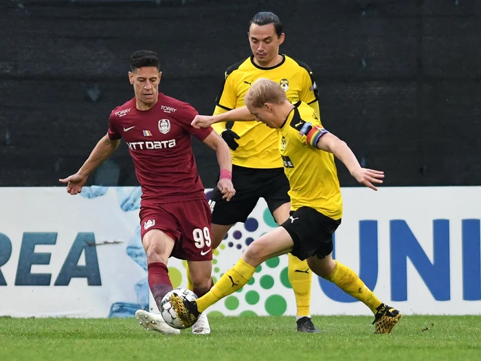 
    Mario Rondon a marcat două goluri pentru CFR în disputa cu KuPSFoto: sportpictures.eu  