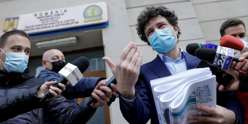 Nicuşor Dan soseşte la sediul DNA. FOTO Inquam Photos / George Calin