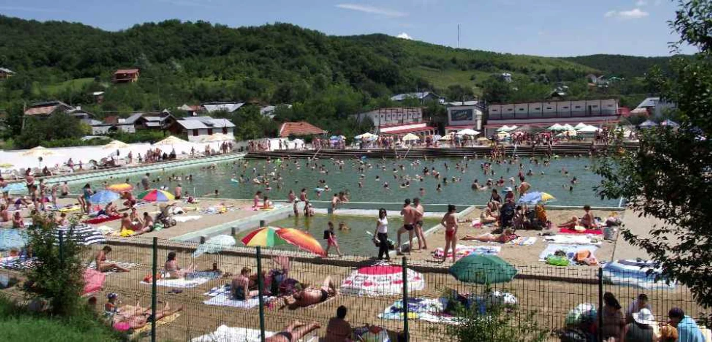 Ştrandul este unul dintre cele mai vizitate obiective din Sărata Monteoru