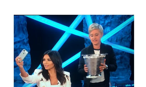 kim selfie jpeg