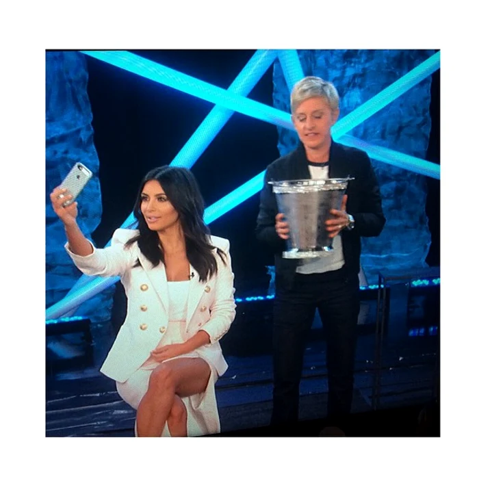 Kim a imortalizat momentul cum ştie cel mai bineFoto Instagram