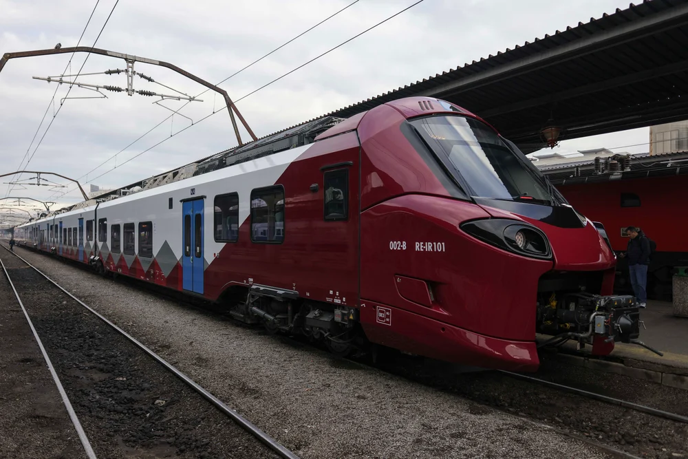 Statul român cere despăgubiri de peste 80 milioane euro pentru trenurile Alstom întârziate
