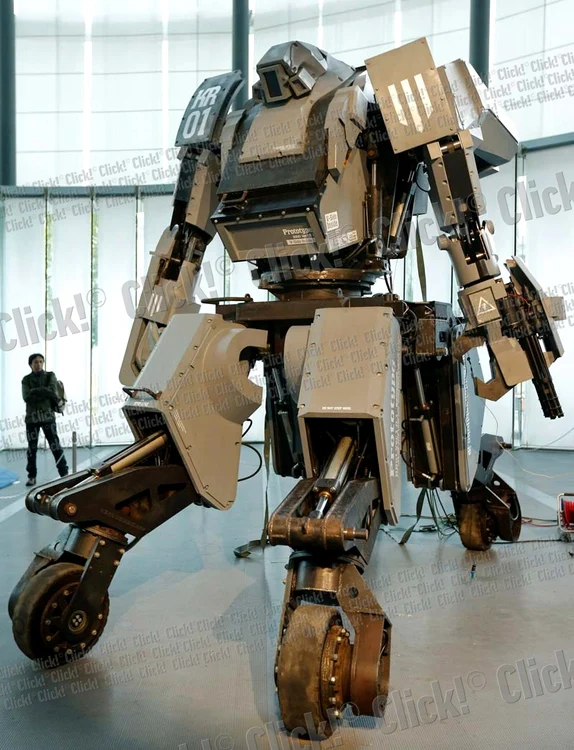 
    Robotul are 4 tone  