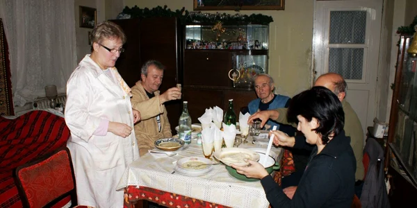 Pentru un Revelion românesc per total s-a cheltuit 230 de lei