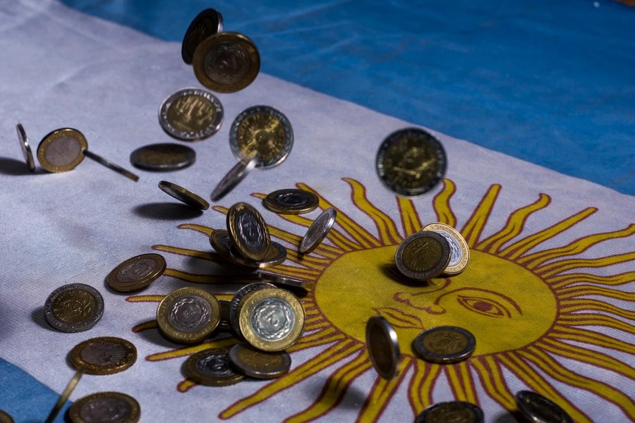 Argentina, cândva o țară mai bogată decât Franța sau Germania, se luptă cu sărăcia. Preşedintele Milei acuză „casta“ politică