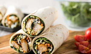 Tortilla cu pui si spanac  Sursa foto shutterstock 407152150 jpg
