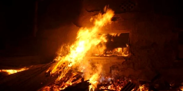 Braşov: Cinci echipaje de ponmpieri se luptă cu flăcările, Foto: arhivă