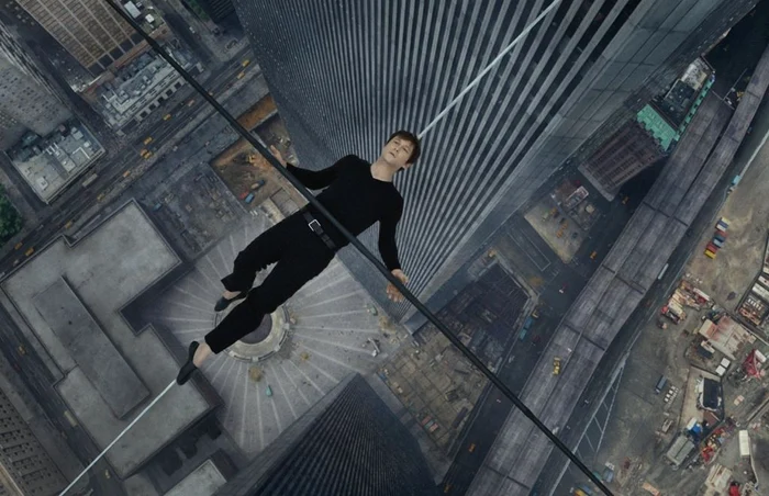 Joseph Gordon-Levitt este lăudat de critici pentru rolul lui Philippe Petit FOTO cinemagia.ro