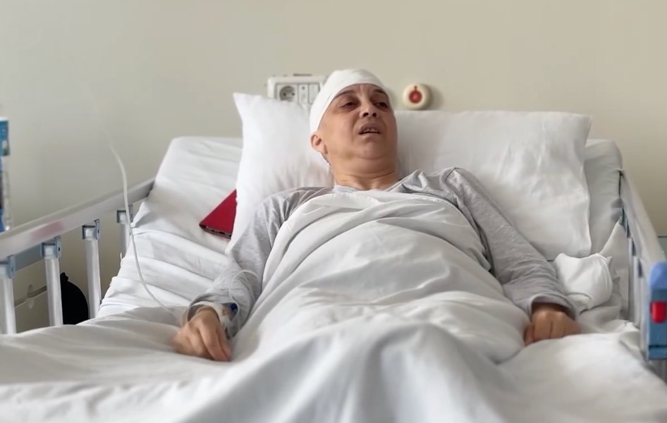 Tumoră cerebrală de mari dimensiuni, operată cu succes de neurochirurgii ieşeni: „O minune. Nu-mi vine să cred”