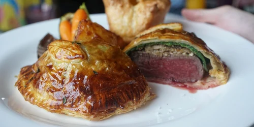 beef wellington 4568239 1280 jpg