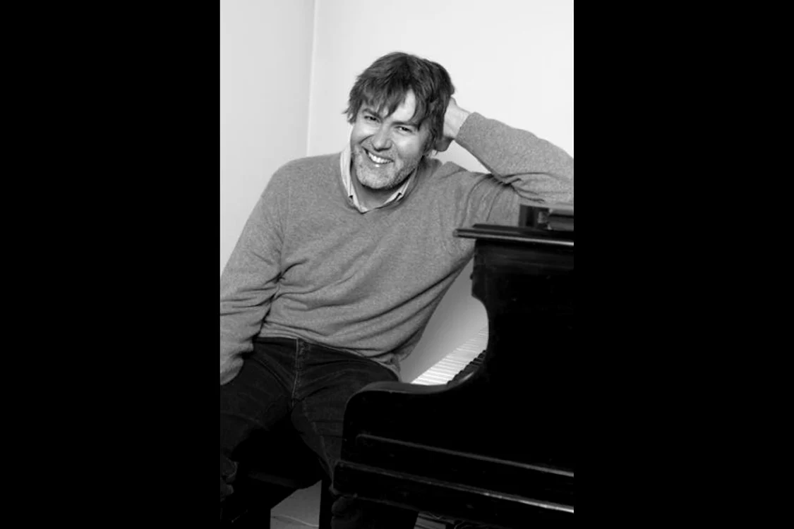 „Întîlnirea dintre artă și politică e ucigătoare pentru artă” interviu cu pianistul și scriitorul Andrei VIERU jpeg