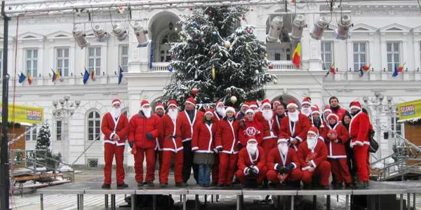 Moşii vor veni şi la anul cu zeci de cadouri