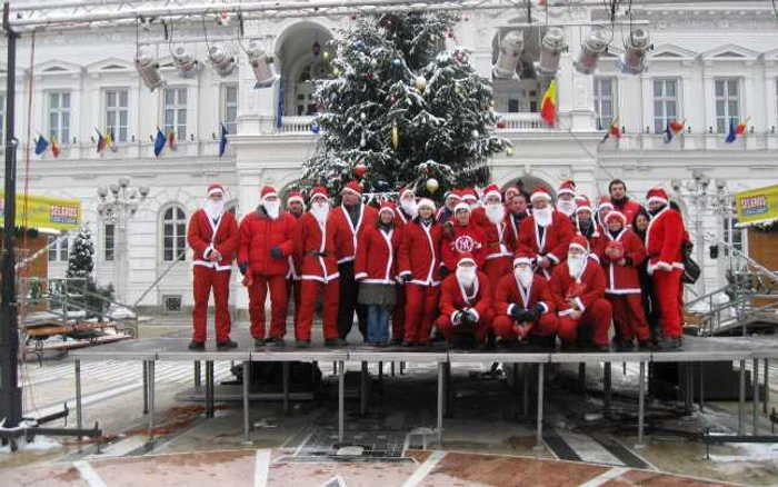 Moşii vor veni şi la anul cu zeci de cadouri