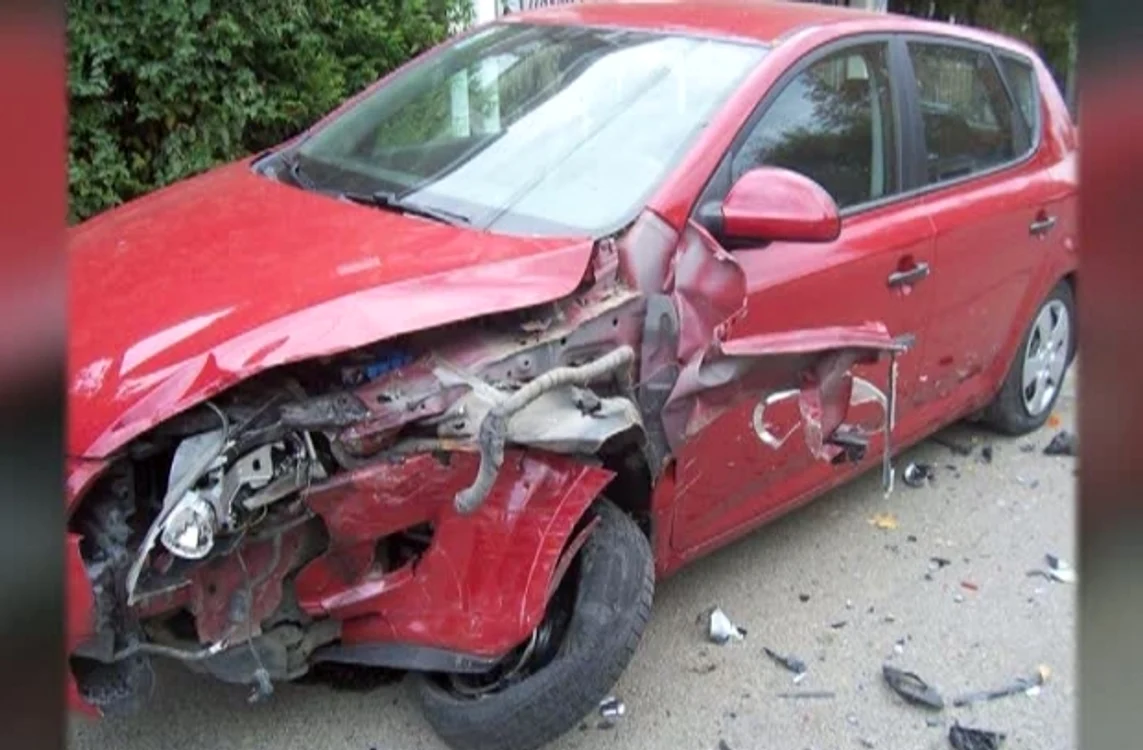 
    Bărbatul a mai provocat alte accidente, unul în care a murit chiar mama sacaptură Romania TV  