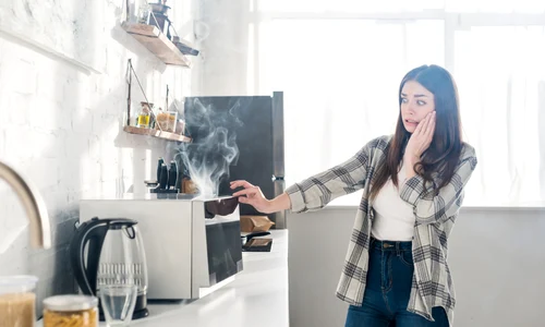 Greseli care scurteaza viata aparatelor tale electrocasnice  Sursa foto Shutterstock 1622005726 jpg