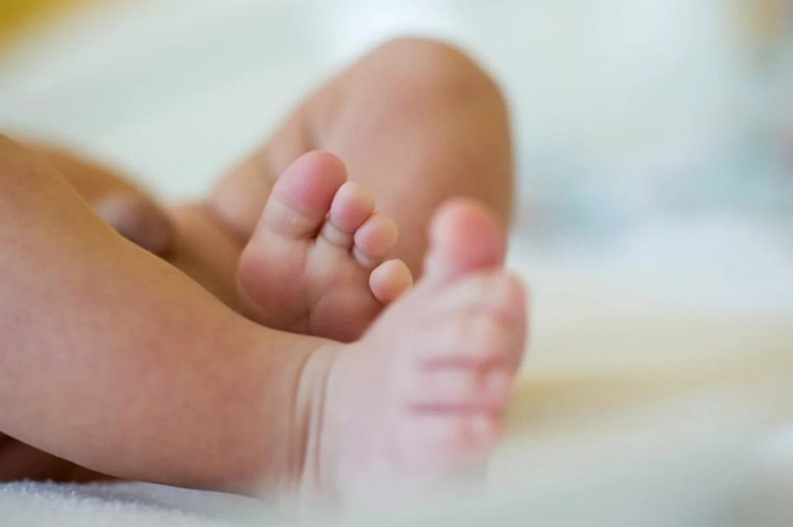 
    Bebelușul a ajuns la spital unde va fi îngrijit până la terminarea anchetei sociale  