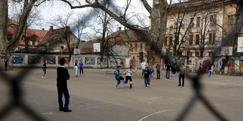 Mulţi dintre elevii timişeni colecţionează absenţe