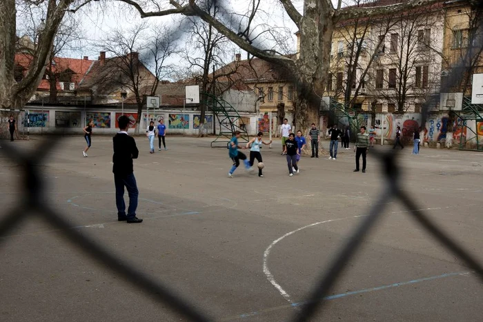 Mulţi dintre elevii timişeni colecţionează absenţe