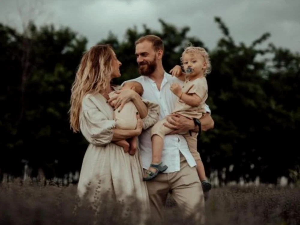 
    Flavia a fost complimentată pentru imaginile îndrăznețe pe care le-a distribuitSursă foto: Instagram Flavia Mihășan  