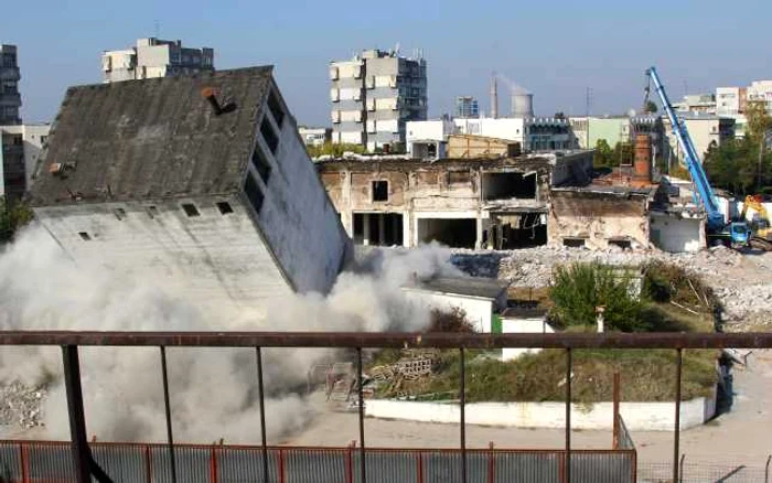 demolare fabrica de paine craiova FOTO mediafax