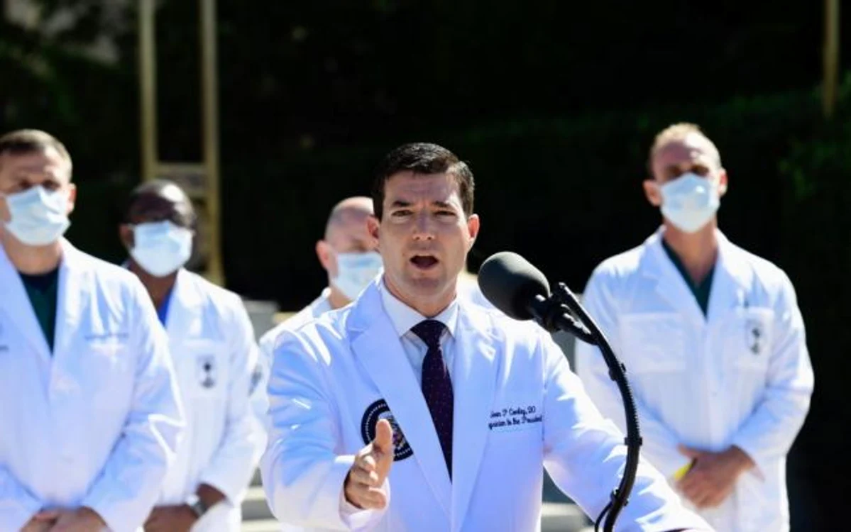 Echipa de medici de la Walter Reed National Military Medical Center care îl trateză pe preşedintele Donald Trump de Covid-19 FOTO EPA-EFE