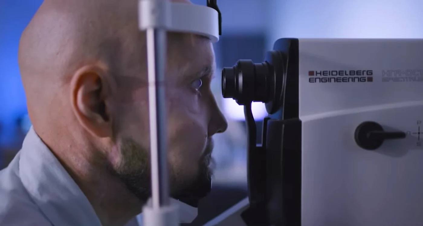 Primul transplant total de ochi și parțial de față din lume Foto: Captură video NYU Langone Health