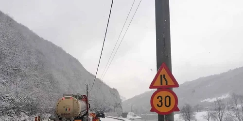 Trafic pe Valea Oltului pe DN7 în județul Sibiu Foto oradesibiu ro jpeg