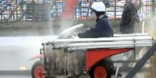 „Maşina rachetă“ a celor de la EepyBird