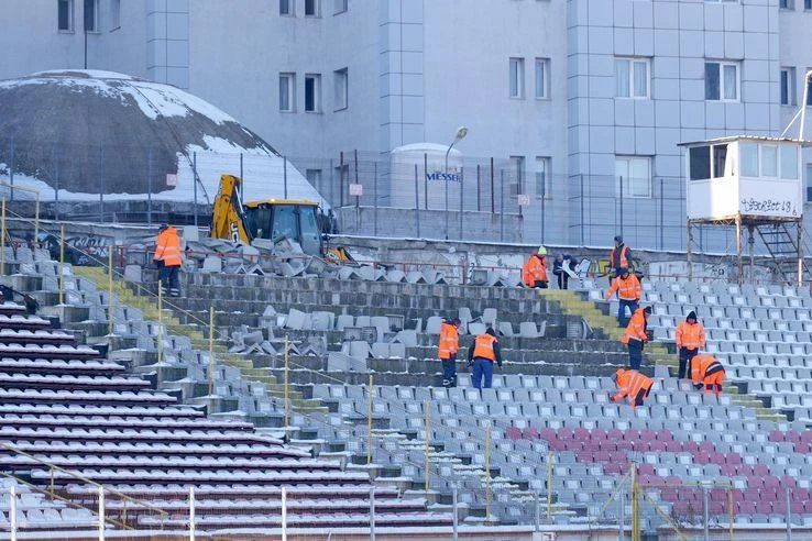 Stadionul Dinamo, pus la pământ. Buldozerele au intrat în Șoseaua Ștefan cel Mare