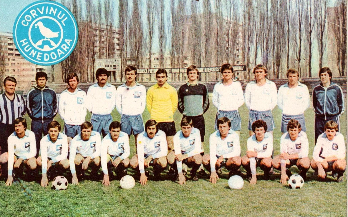 Corvinul Hunedoara în 1981. Sursa: Ilustrată. Delcampe