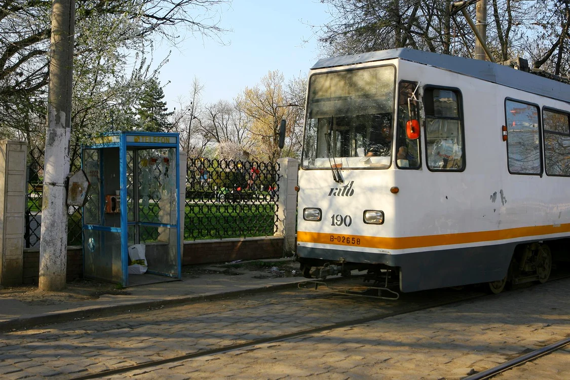 Tramvaiele liniilor 19, 23 şi 27 vor circula, de sâmbătă, pe trasee modificate