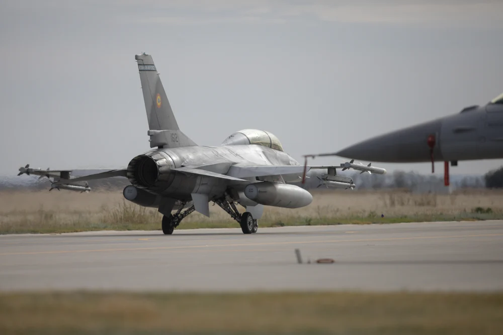 România a semnat contractul de achiziție a 18 aeronave F-16, la prețul simbolic de un euro. La ce vor fi folosite