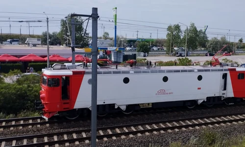 tren cfr calatori oprit jpg