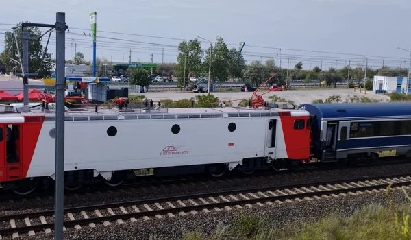 tren cfr calatori oprit jpg