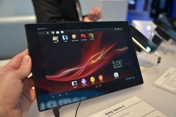 Sony Xperia Z, o tabletă subţire şi uşoară, dar în acelaşi timp performantă FOTO playtech.ro
