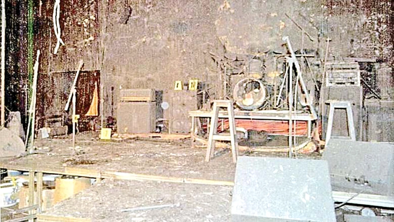 Aşa arată acum, la 4 ani de la tragedie, sala mistuită de foc