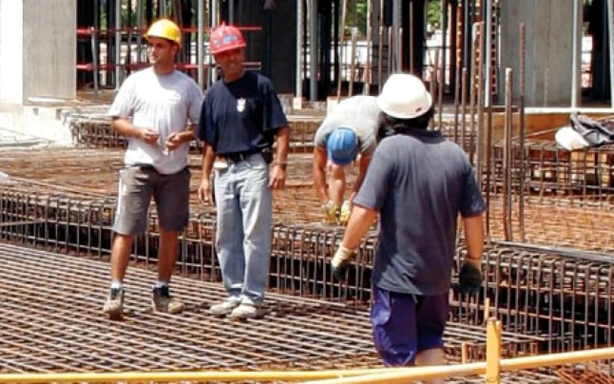 Sectorul construcţiilor este cel mai afectat de disponibilizări FOTO Arhivă