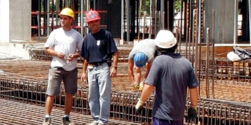 Angajati constructii