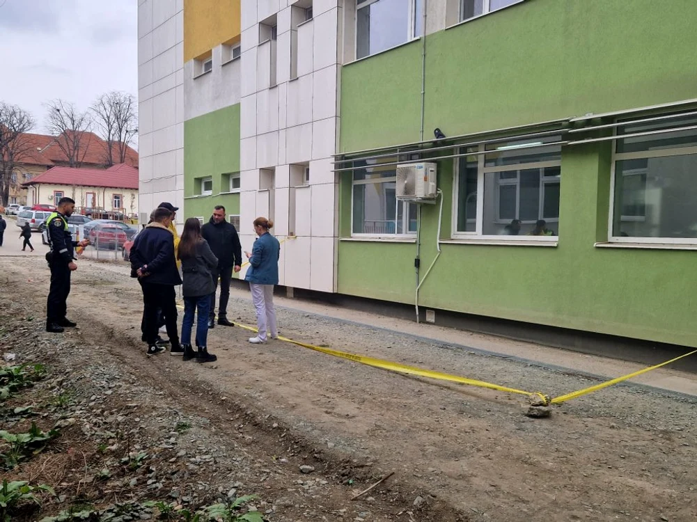 Poliția a deschis o anchetă în cazul bărbatului care a încercat să fugă din spital FOTO IPJ Vaslui