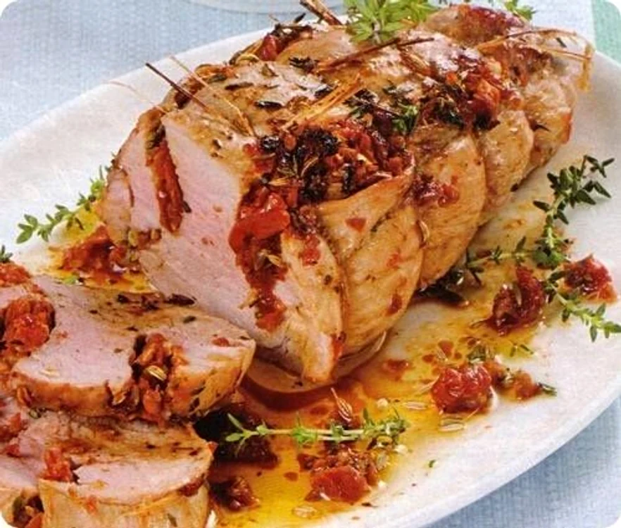 
    Cele mai comandate feluri de mancare de catre romani cand incep ninsorile sunt sarmalutele cu mamaliguta in foi de varza, iahnia de fasole cu ciolan si ciorbele de pui sau de porc.  