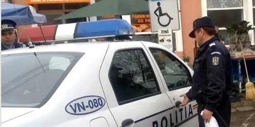 Poliţiştii au ocupat locul de parcare al persoanelor cu handicap