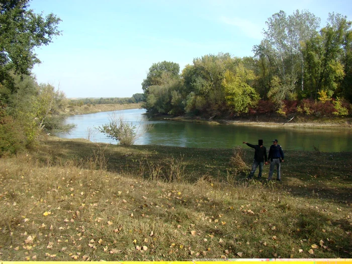 Bărbatul susţine că a trecut Prutul înot
