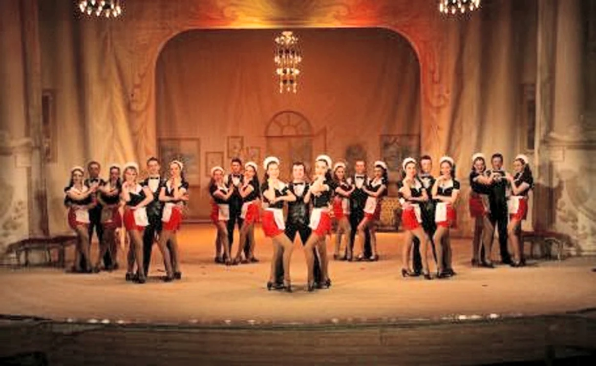 Imagine din spectacolul „Pierduți în dragoste”