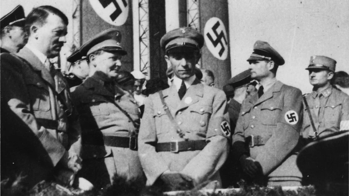 Înregistrare senzaţională cu Hitler: Fără petrolul din România nu aş fi atacat niciodată URSS ul jpeg