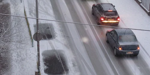 Codul galben se referă la condiţii meteorologice potenţial periculoase