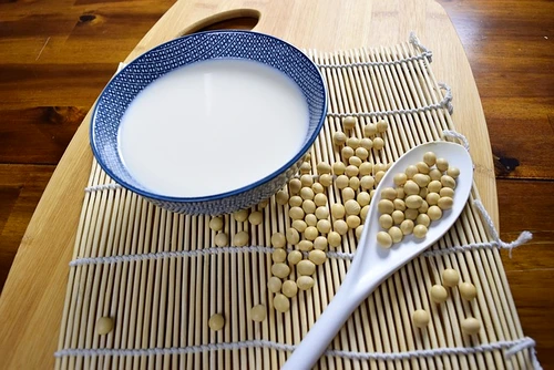 Laptele de soia, o alternativă bună pentru vegetarieni sau pentru cei cu intoleranță la lactozăfoto: pixabay.com