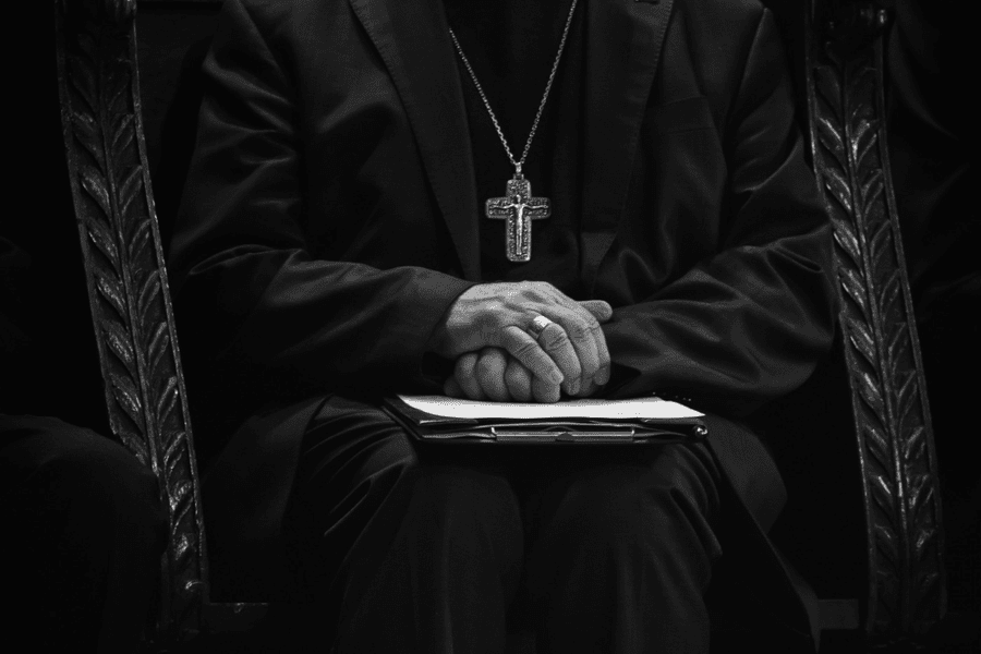 Un episcop italian a programat greşit alarma ceasului şi a ratat slujba de Crăciun
