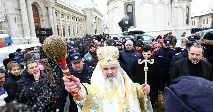 Reprezentanţii Patriarhiei au făcut anunţul pentru a-i ajuta pe oameni să nu cadă în plasa fostului călugăr FOTO Dorin Constanda/Click