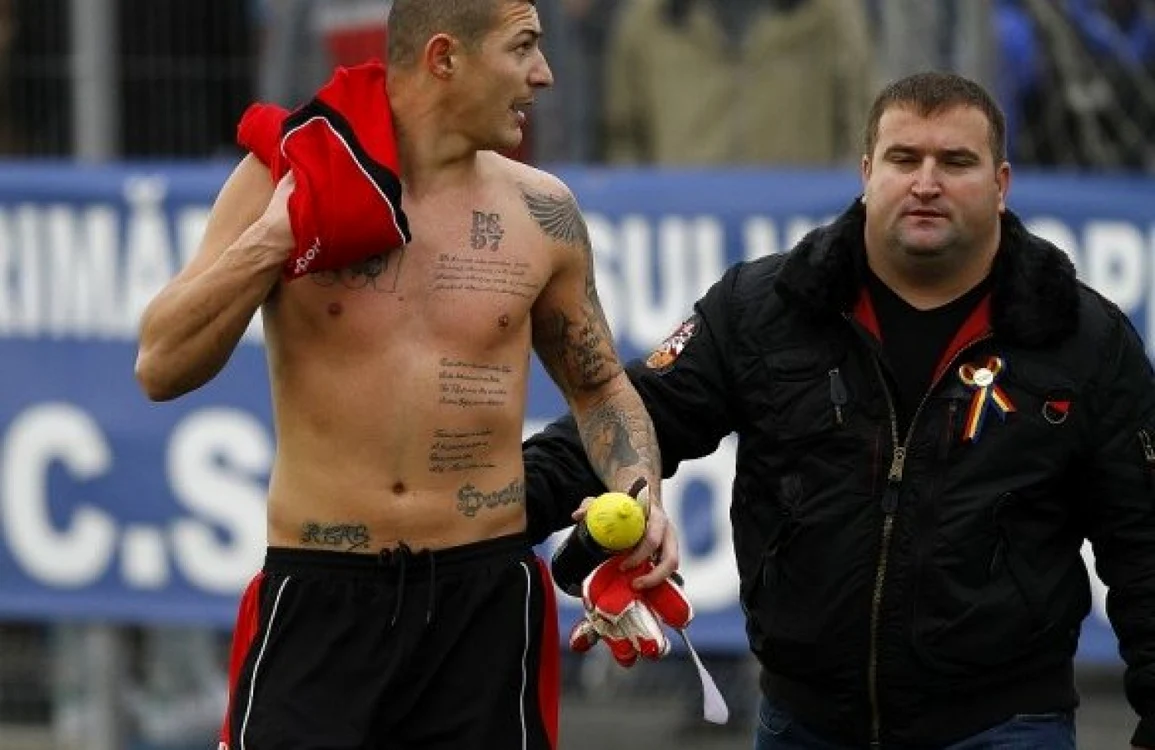 Gogoaşă a fost scos de pe teren de multe ori pentru că era violent FOTO gds